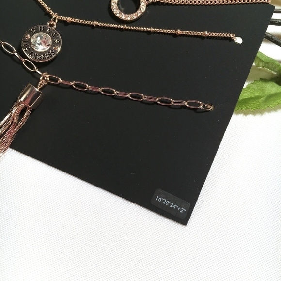 𝅺3/$29! GUESS Rose Gold Layered Tassel Necklace - Picture 5 of 8
